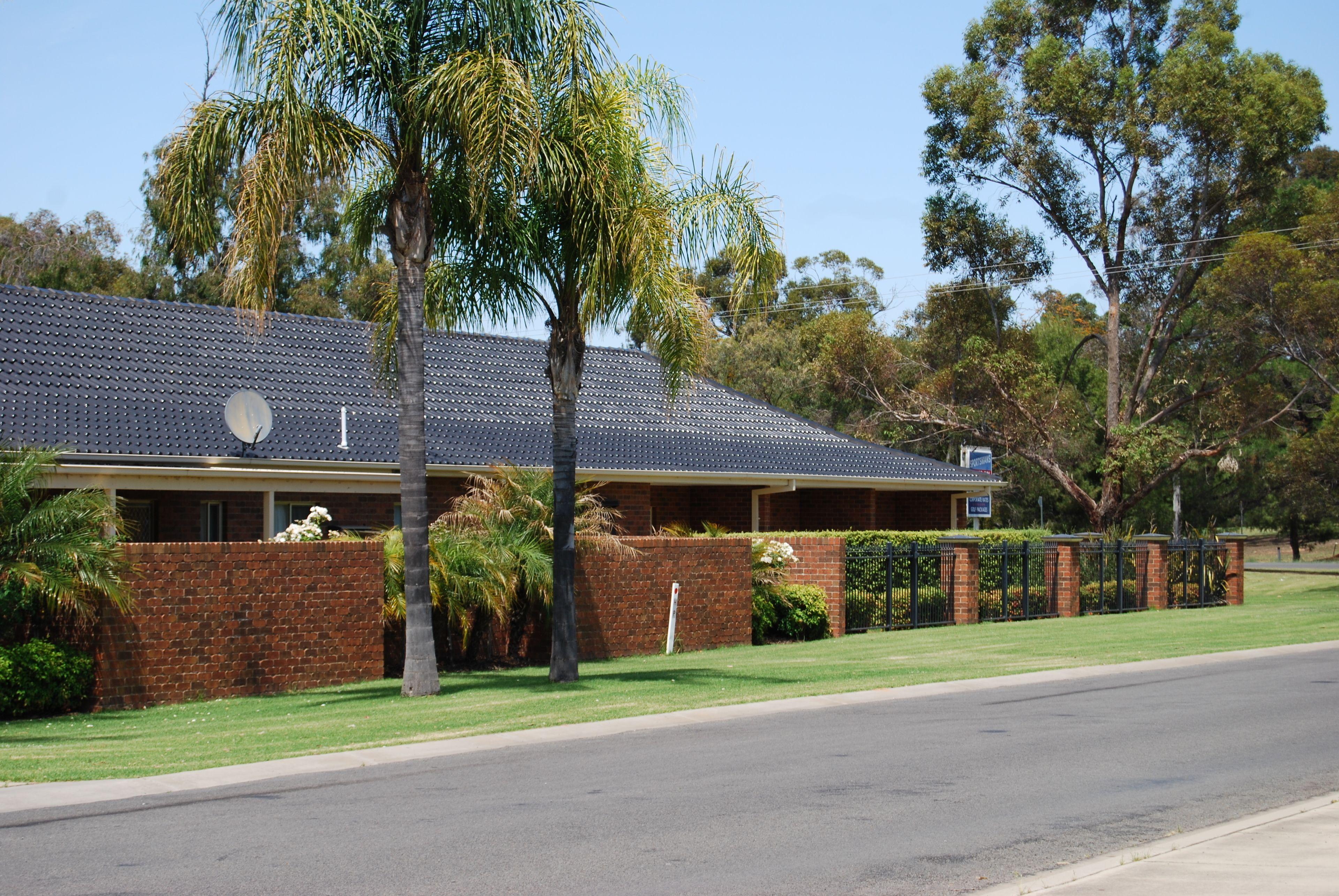 SPORTSMANS MOTOR INN | ⋆⋆⋆⋆ | BAROOGA, AUSTRALIA | SEASON DEALS FROM $96